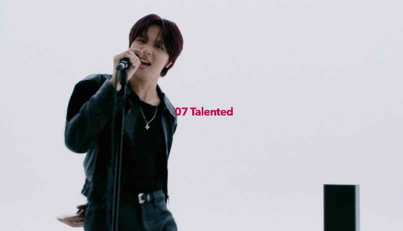 Haechan solo debut high-energy stage – singing Talented in dynamic white space