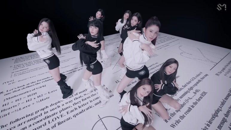 Hearts2Hearts perform powerful classroom choreography from FOCUS MV, marking a milestone in Hearts2Hearts FOCUS first week sales