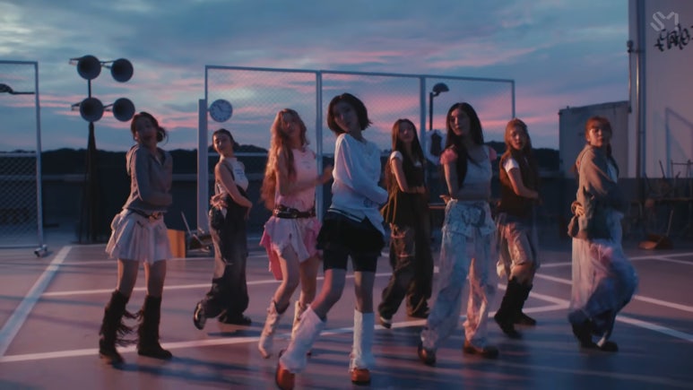 Hearts2Hearts members in edgy retro outfits teasing FOCUS visuals, contributing to Hearts2Hearts FOCUS first week sales growth