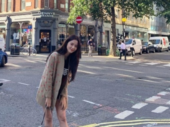 Jisoo posing in London, where Eyes Closed was recorded with Zayn Malik