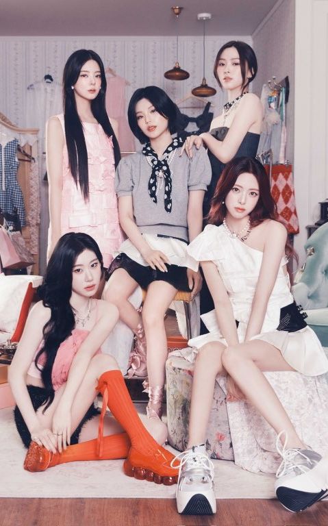 Tunnel Vision ITZY comeback elegant vintage room concept with high-fashion visuals