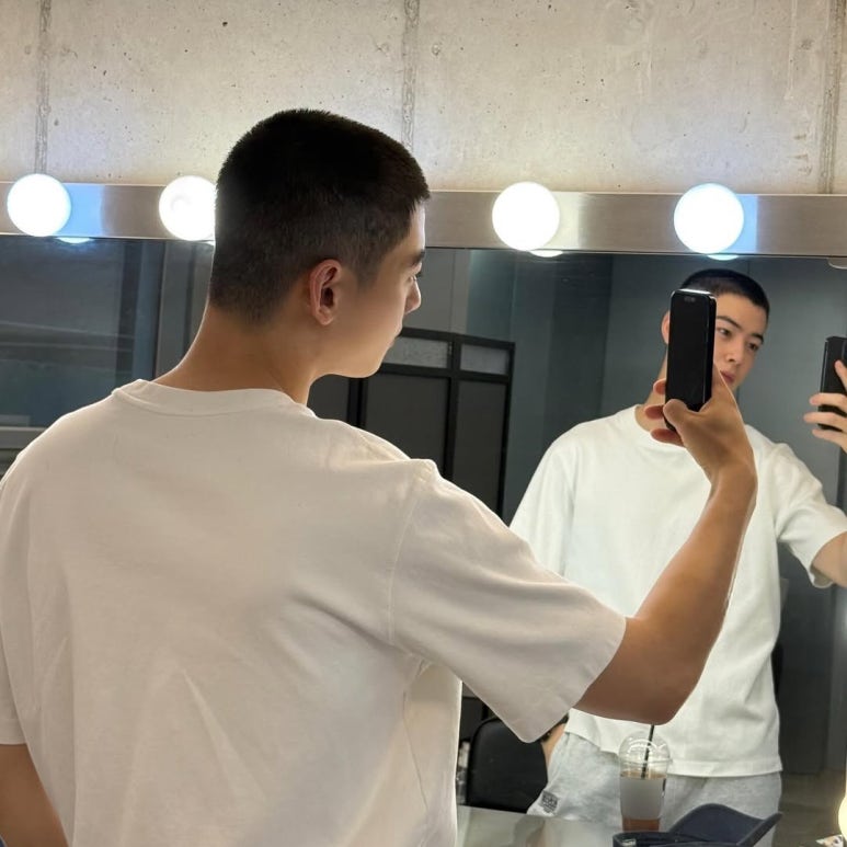 Cha Eun-woo ELSE military look mirror selfie during enlistment period