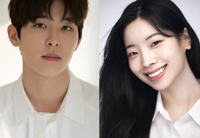 Love Me couple still of Lee Shi-woo and TWICE’s Dahyun smiling in white outfits during drama photoshoot